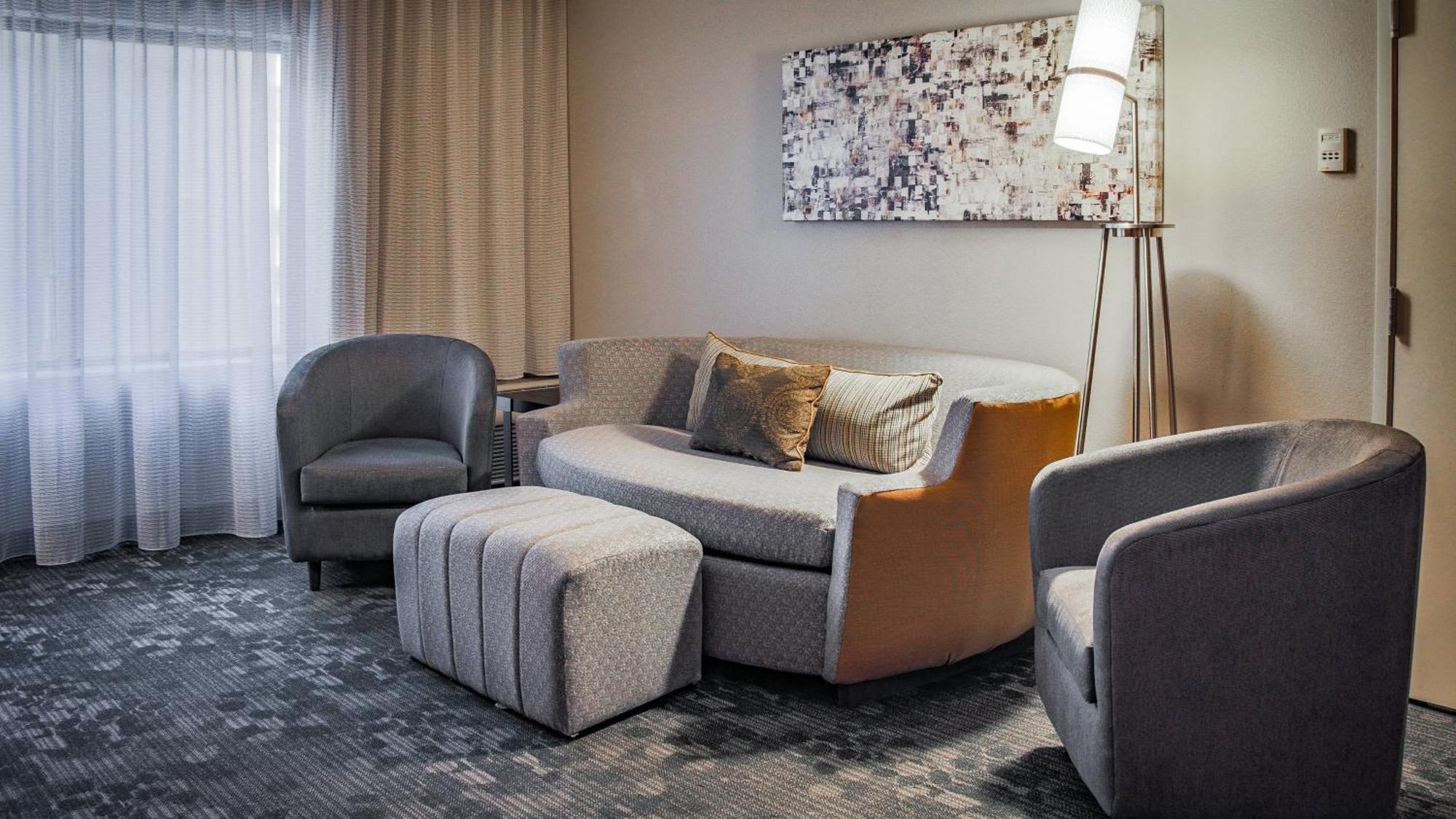 Courtyard By Marriott Norman Hotel Екстериор снимка