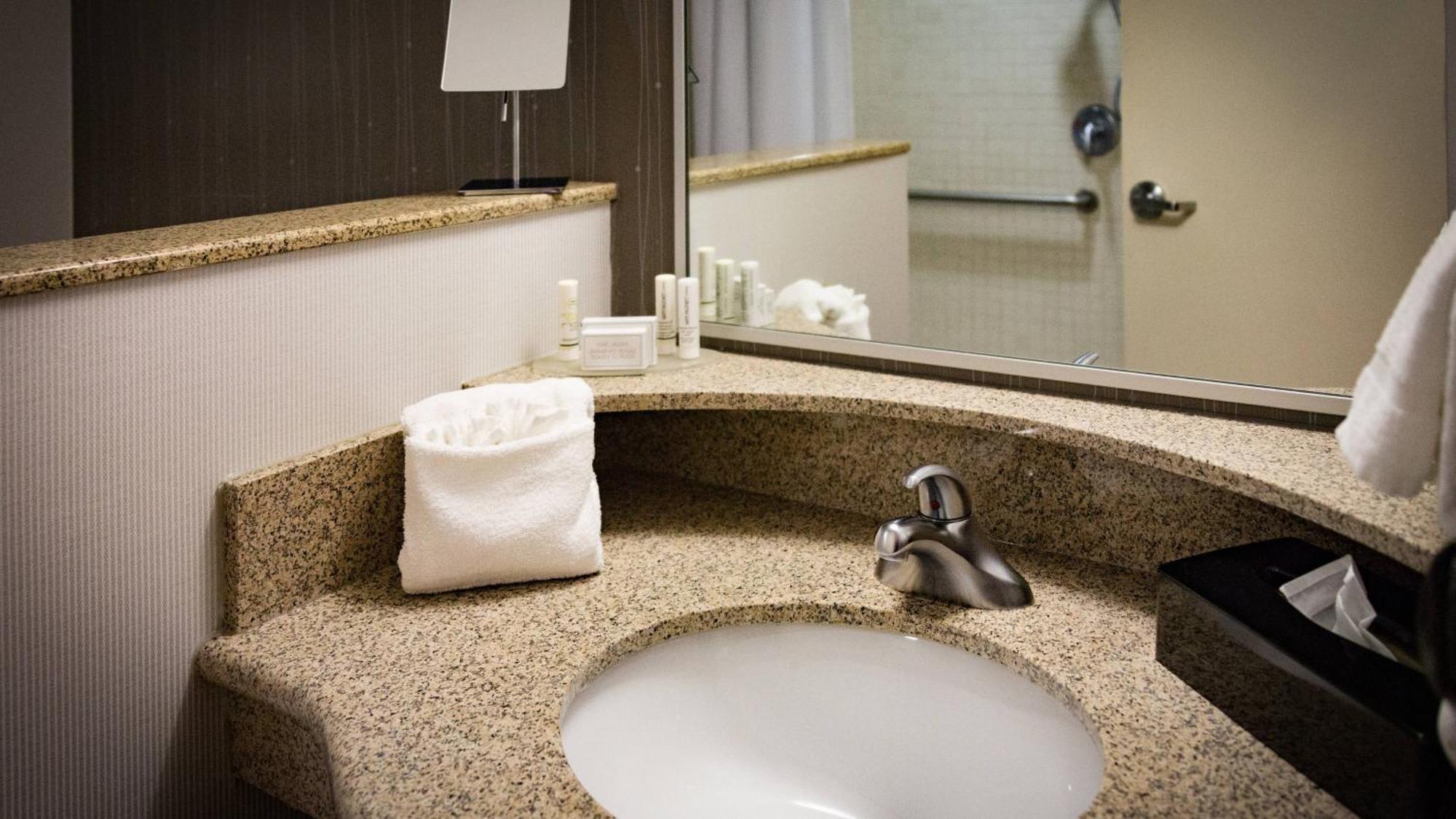 Courtyard By Marriott Norman Hotel Екстериор снимка