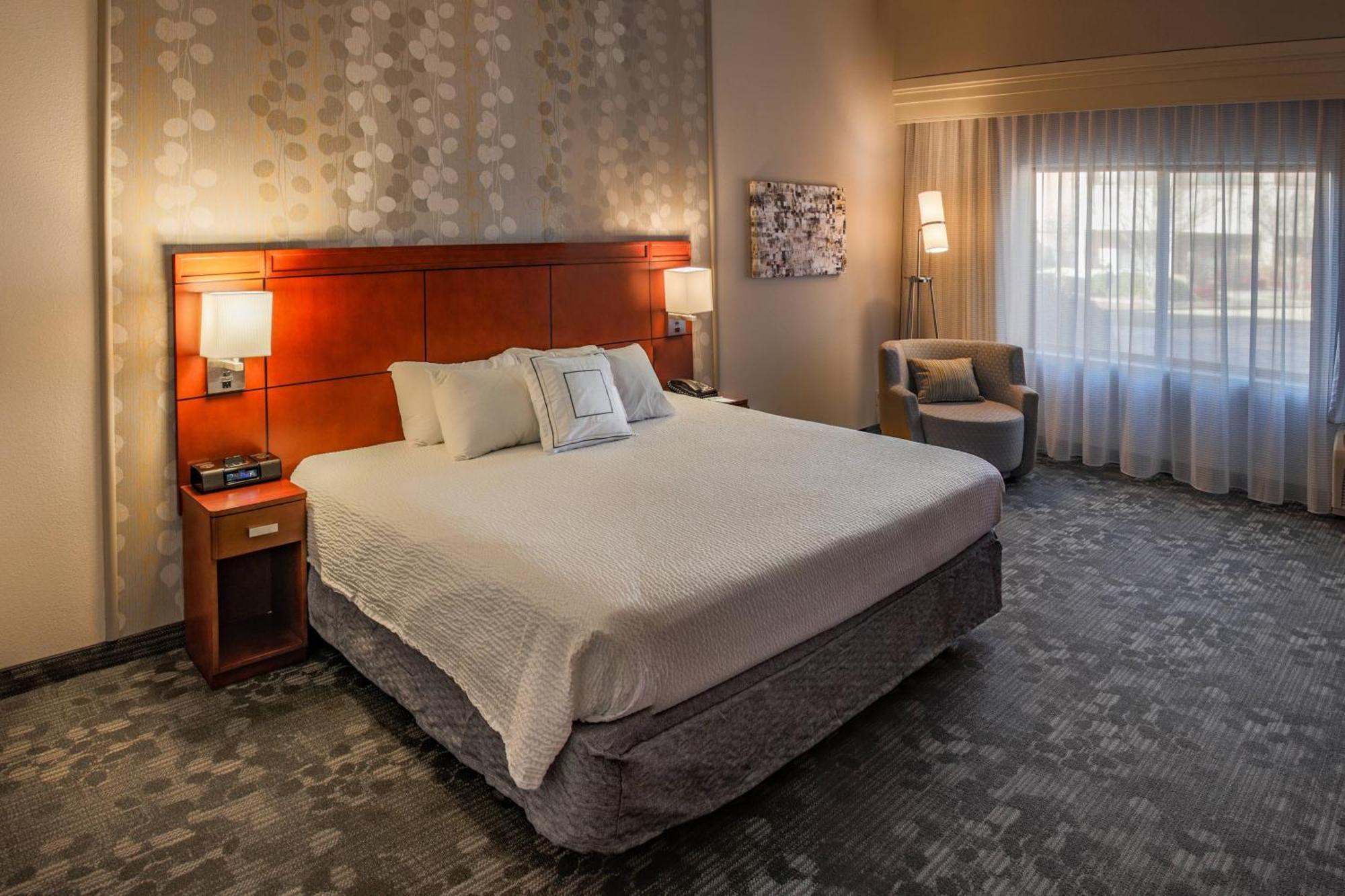 Courtyard By Marriott Norman Hotel Екстериор снимка