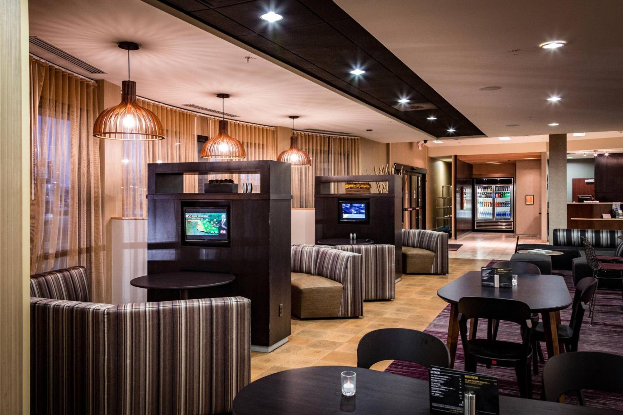 Courtyard By Marriott Norman Hotel Екстериор снимка