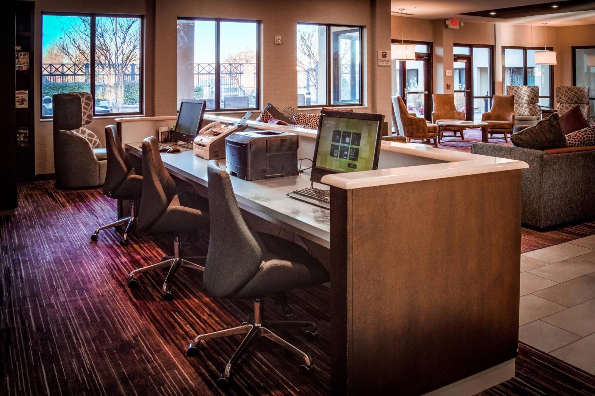 Courtyard By Marriott Norman Hotel Екстериор снимка