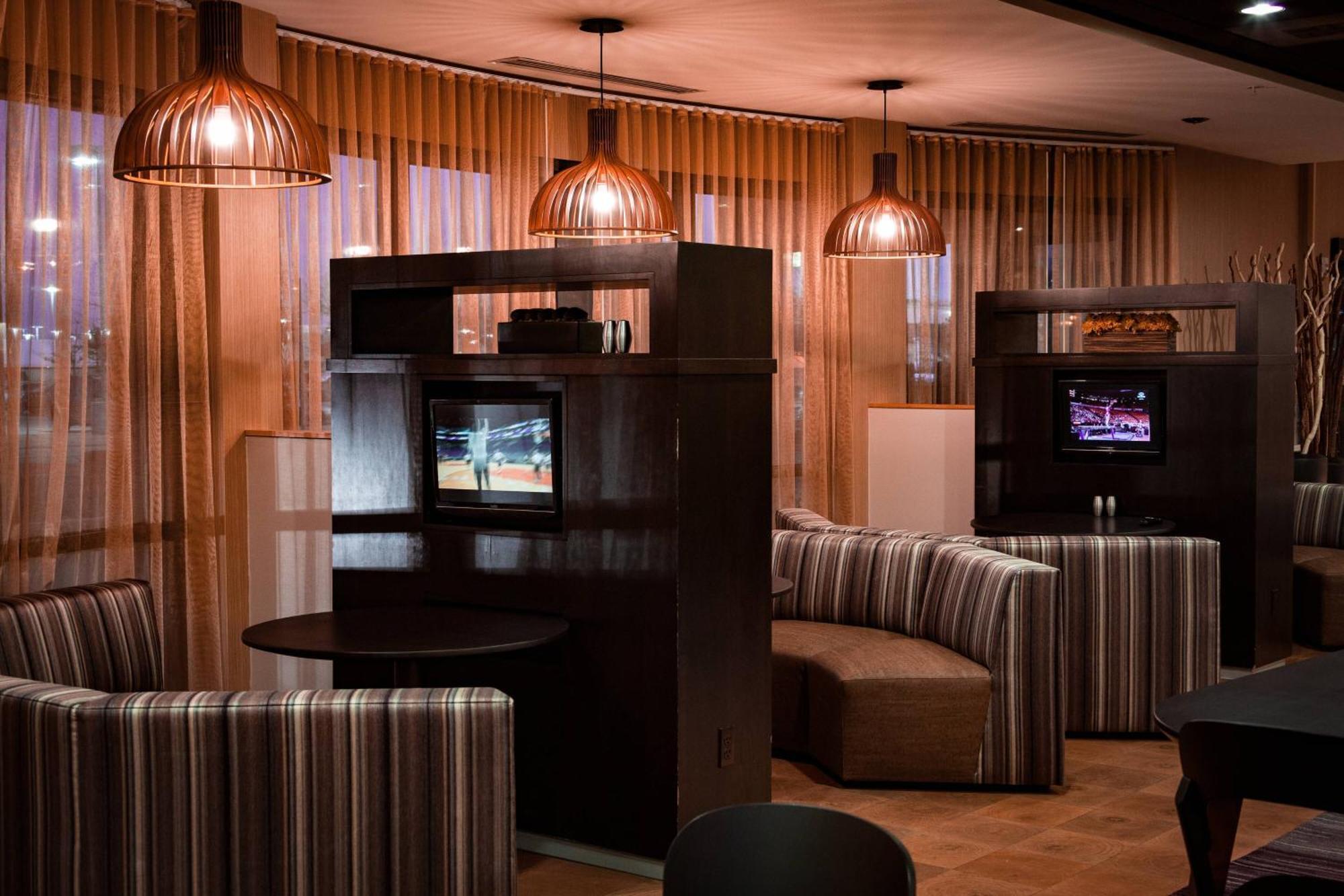 Courtyard By Marriott Norman Hotel Екстериор снимка