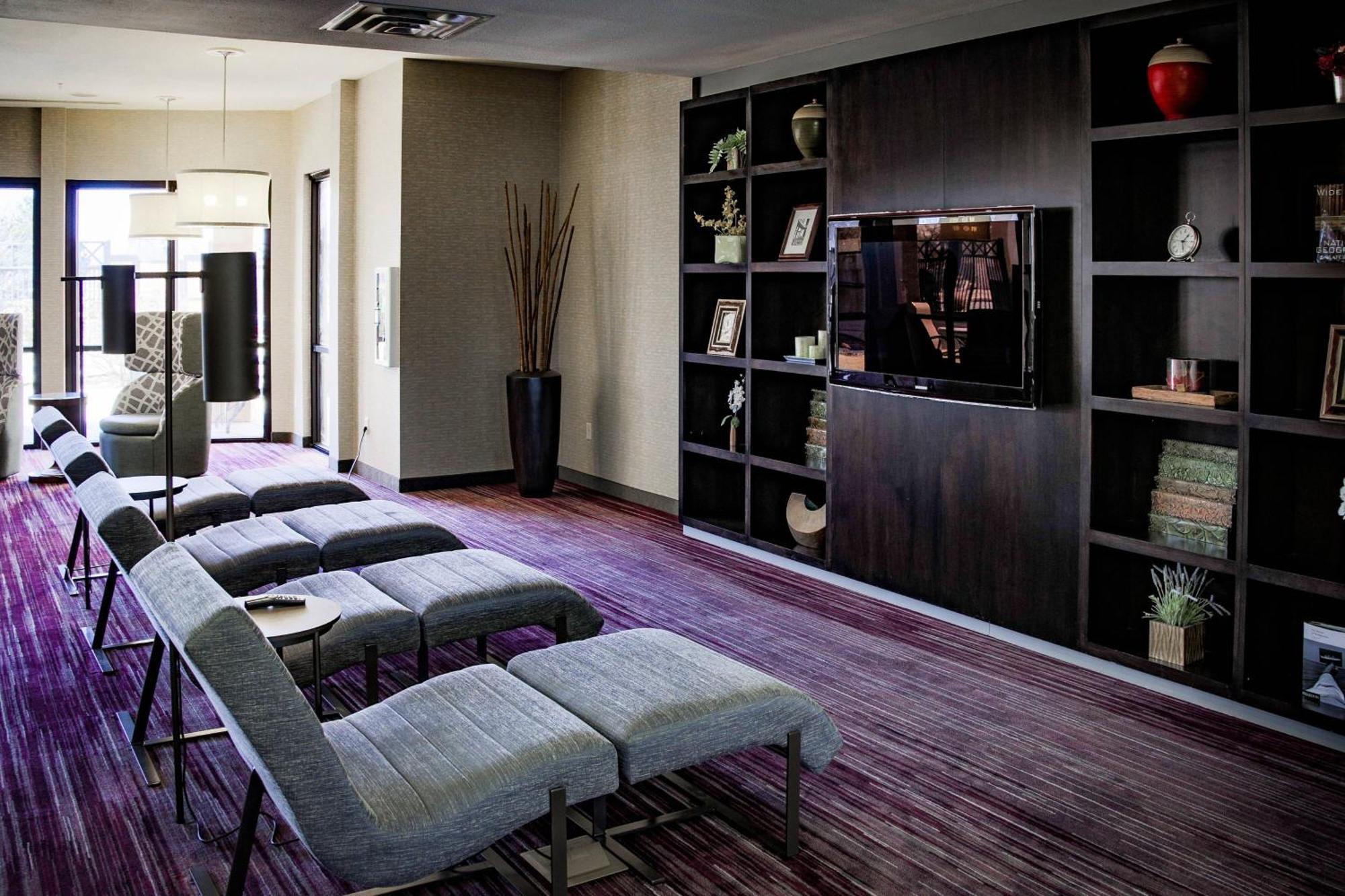 Courtyard By Marriott Norman Hotel Екстериор снимка