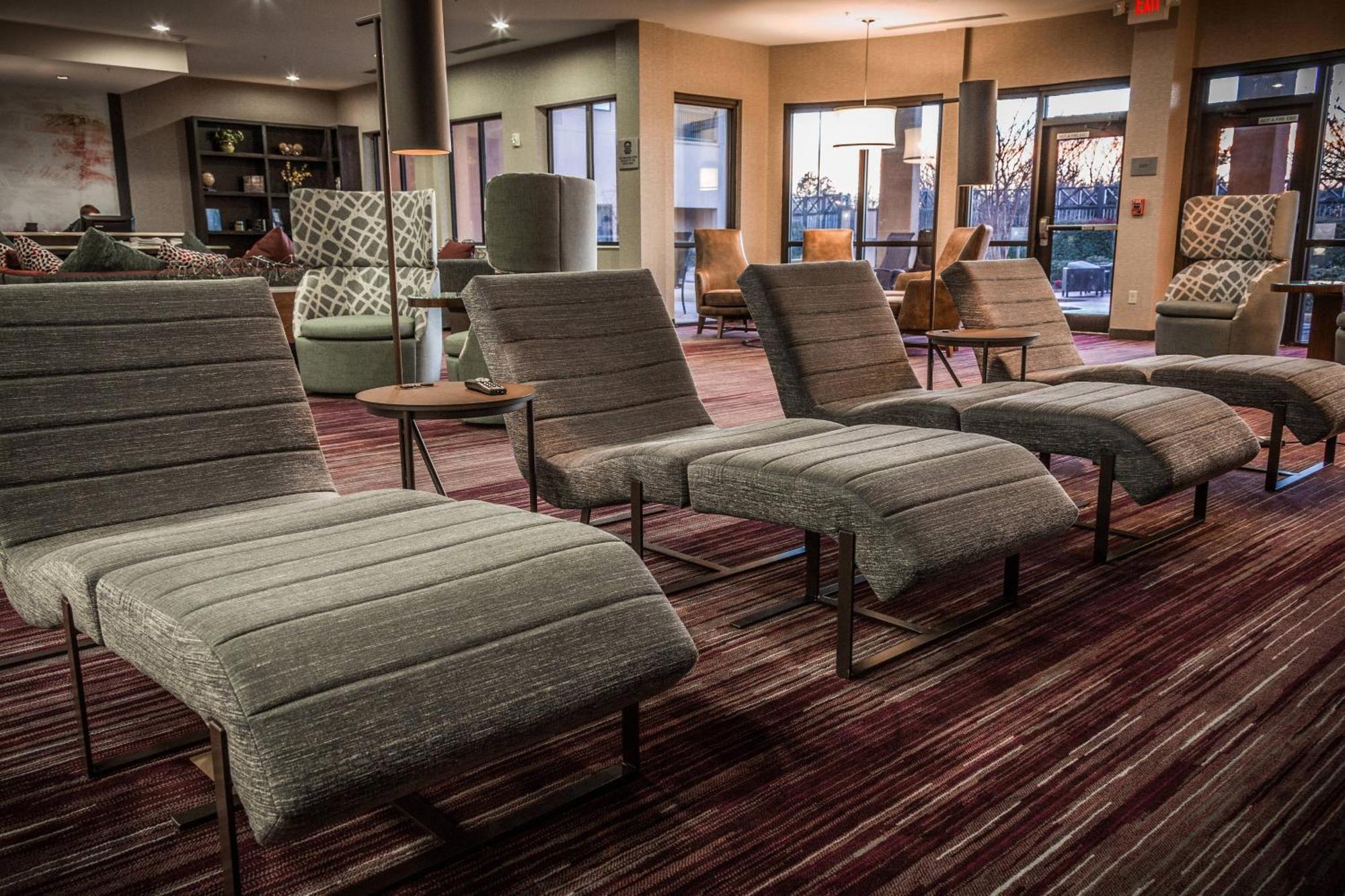 Courtyard By Marriott Norman Hotel Екстериор снимка