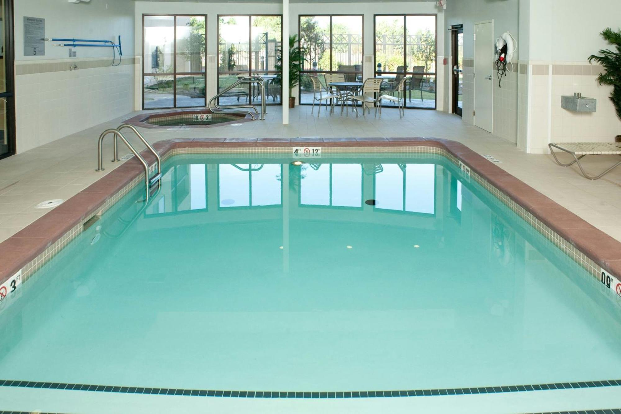 Courtyard By Marriott Norman Hotel Екстериор снимка