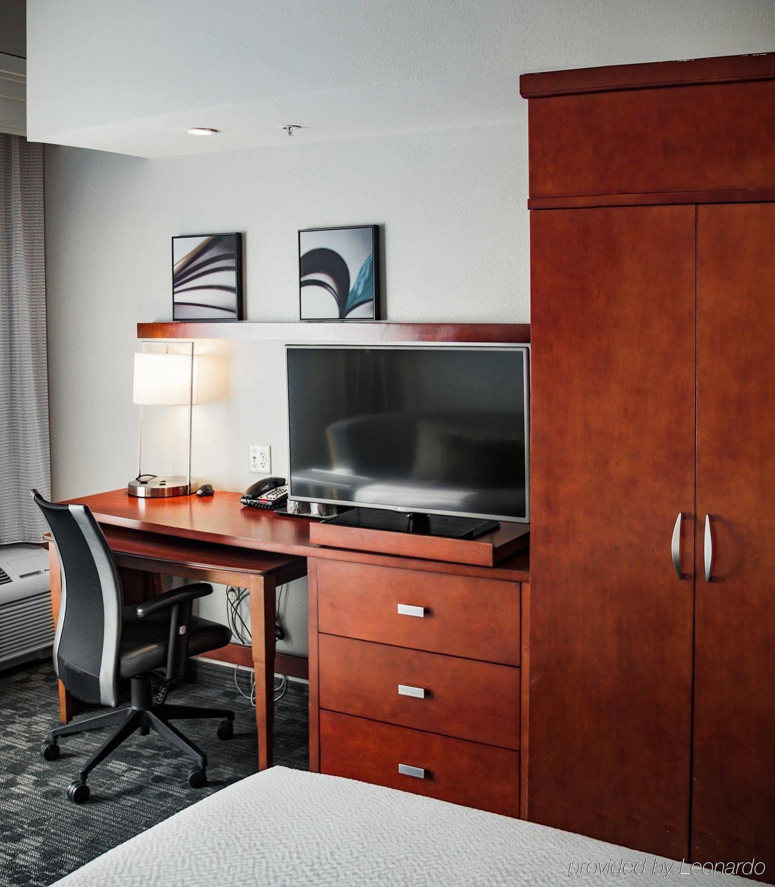 Courtyard By Marriott Norman Hotel Екстериор снимка