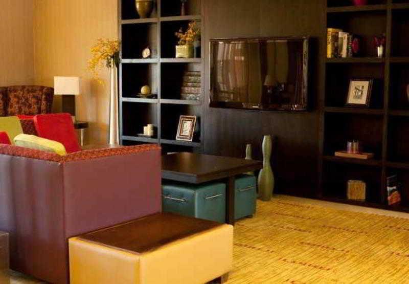 Courtyard By Marriott Norman Hotel Интериор снимка