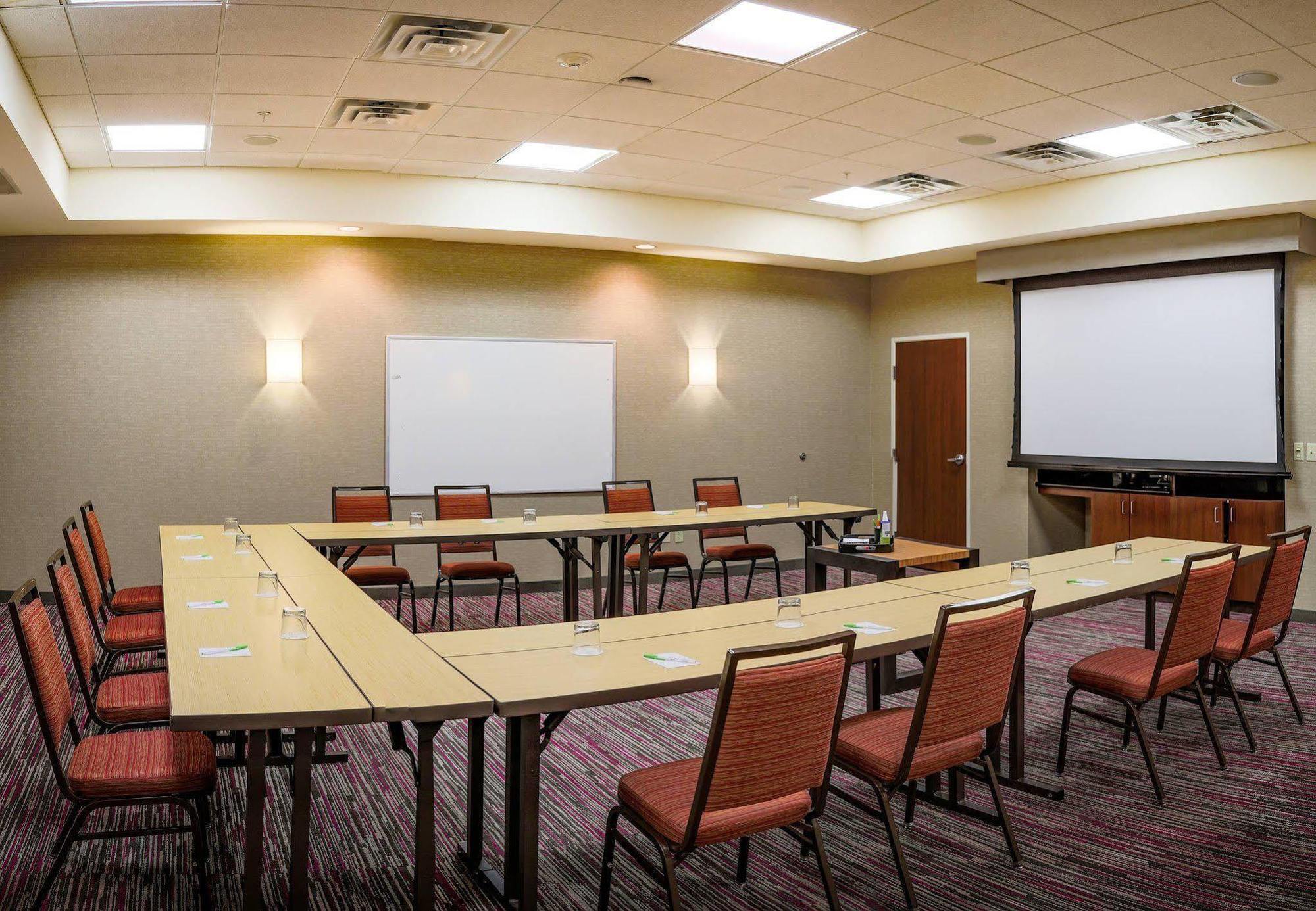 Courtyard By Marriott Norman Hotel Екстериор снимка