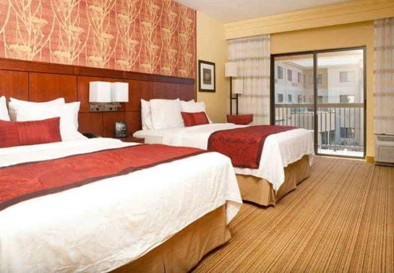 Courtyard By Marriott Norman Hotel Екстериор снимка