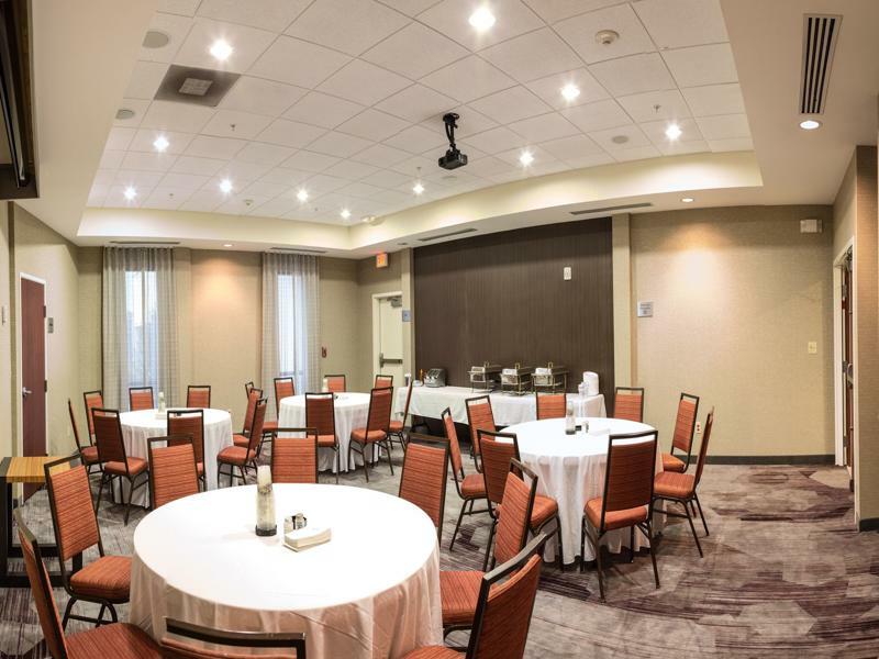 Courtyard By Marriott Norman Hotel Екстериор снимка